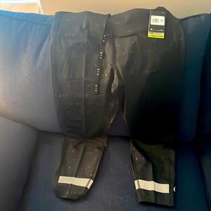 Black running pants, 2, reflective trim